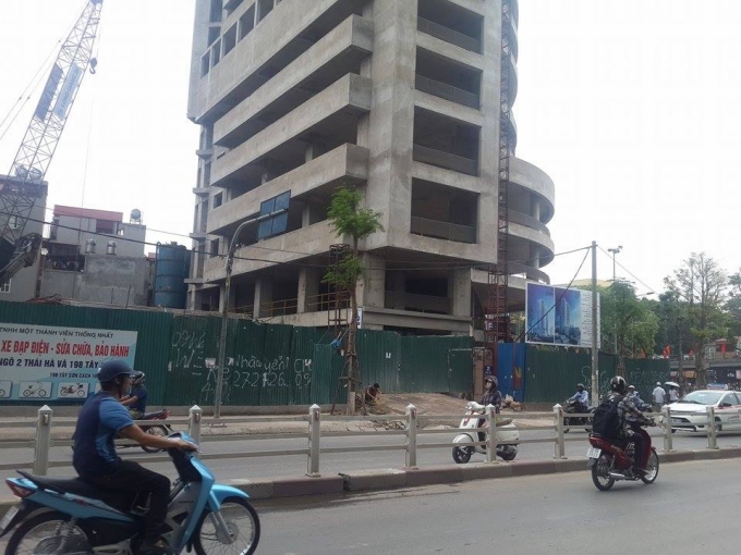 Dự &aacute;n được khởi c&ocirc;ng v&agrave;o năm 2009 v&agrave; dự kiến ho&agrave;n th&agrave;nh năm 2011. Tuy nhi&ecirc;n, kh&ocirc;ng r&otilde; l&yacute; do g&igrave;, đ&atilde; qua nhiều năm kể từ khi được thi c&ocirc;ng xong phần th&ocirc; khối nh&agrave; 21 tầng, dự &aacute;n vẫn dở dang chưa thể ho&agrave;n th&agrave;nh.