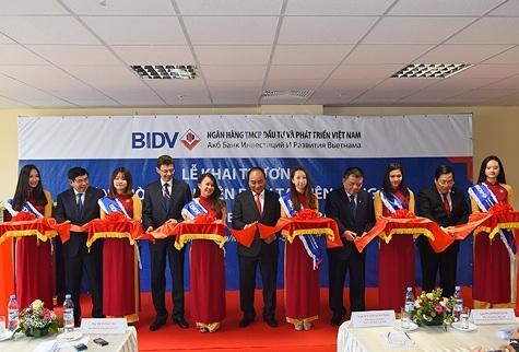 Thủ tướng dự lễ khai trương Văn ph&ograve;ng đại diện tại LB Nga của Ng&acirc;n h&agrave;ng Đầu tư v&agrave; Ph&aacute;t triển Việt Nam (BIDV).