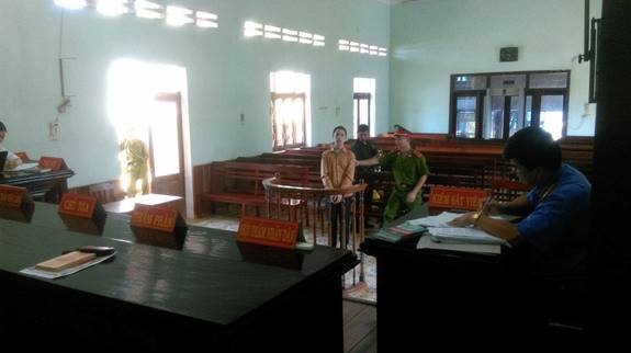 Đối tượng Nguyễn Đức T&ugrave;ng trong phi&ecirc;n x&eacute;t xử.