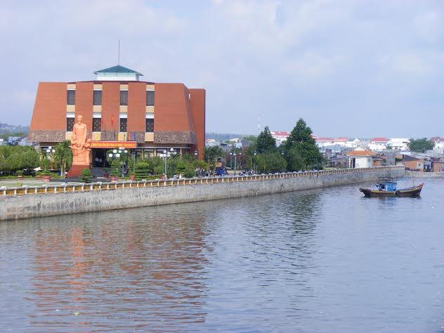 To&agrave;n cảnh Khu Di t&iacute;ch Dục Thanh b&ecirc;n d&ograve;ng s&ocirc;ng C&agrave; Ty (TP Phan Thiết).