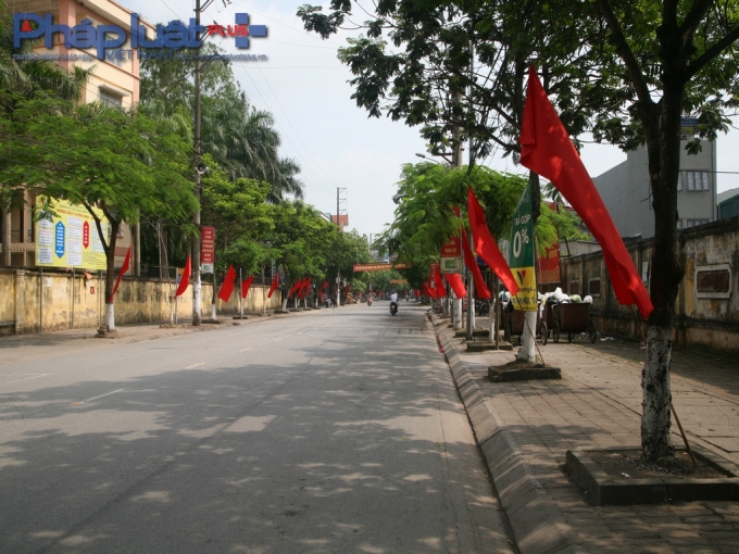 Hai b&ecirc;n đường của c&aacute;c tuyến phố trong trung t&acirc;m Th&agrave;nh phố cũng lộng lẫy.