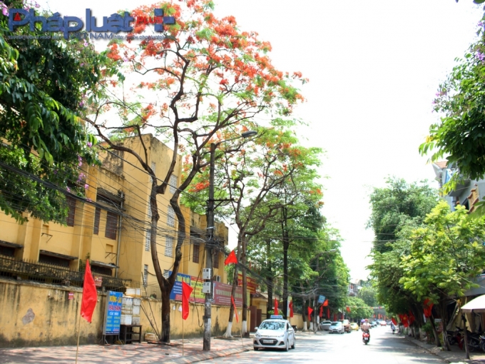 Phủ L&yacute; (H&agrave; Nam): Đường phố trang ho&agrave;ng cờ hoa trước ng&agrave;y bầu cử