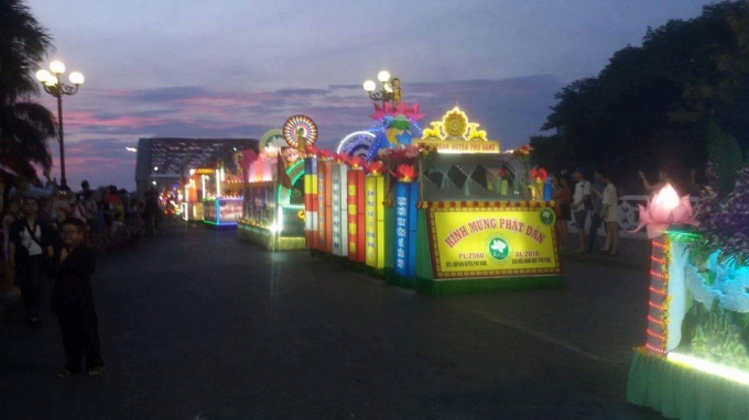 Trang nghi&ecirc;m Lễ Mộc dục v&agrave; rước Phật tại cố đ&ocirc; Huế