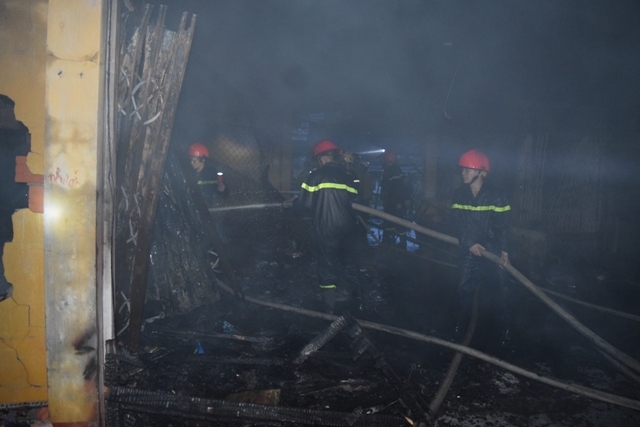 Hiện trường vụ ch&aacute;y chợ Điền Hải.