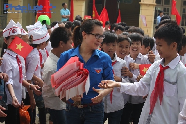 Kh&ocirc;ng kh&iacute; vui tươi c&agrave;ng l&agrave;m