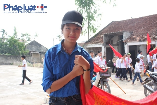 &nbsp;Trong kh&ocirc;ng kh&iacute; vui tươi phấn khởi, Nguyễn Thị Hồng Nhung, đo&agrave;n vi&ecirc;n x&atilde; Thượng Vực, kh&ocirc;ng khỏi nuối tiếc khi c&ograve;n v&agrave;i ng&agrave;y nữa l&agrave; đến tuổi được cầm tr&ecirc;n tay l&aacute; phiếu đi bầu cử ,