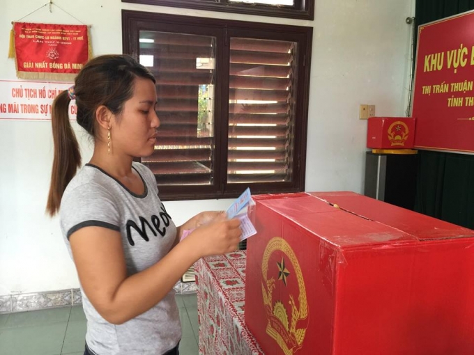 Năm nay, thời điểm bầu cử diễn ra c&ugrave;ng với m&ugrave;a trăng cũng l&agrave; khoảng thời gian ngư d&acirc;n nghỉ đi biển n&ecirc;n c&ocirc;ng t&aacute;c bầu cử diễn ra kh&aacute; thuận lợi.