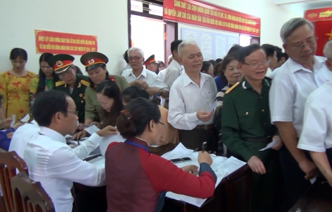 Người d&acirc;n tỉnh Th&aacute;i B&igrave;nh n&ocirc; nức tham gia bỏ phiếu, thực hiện quyền v&agrave; nghĩa vụ của c&ocirc;ng d&acirc;n.