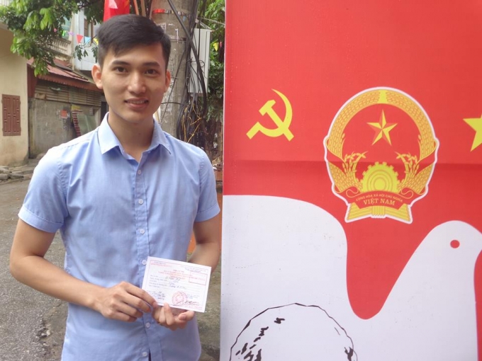 Cử tri L&ecirc; Minh Thức - Ảnh Minh Trang.