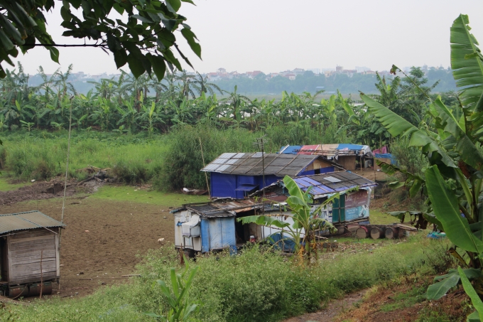 X&oacute;m nổi ven s&ocirc;ng hồng c&oacute; 57 cử tri đi bỏ phiếu bầu cử đại biểu Quốc hội.