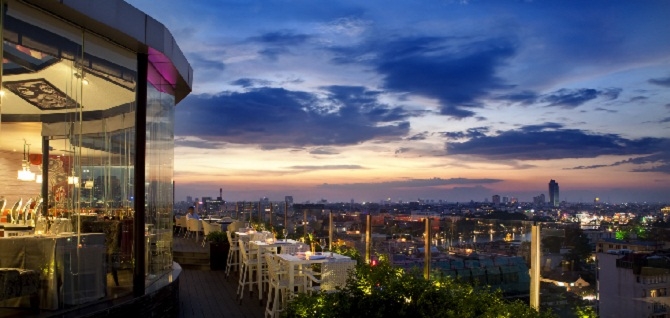 5 qu&aacute;n c&agrave; ph&ecirc; c&oacute; thể ngắm to&agrave;n cảnh vẻ đẹp lung linh của H&agrave; Nội