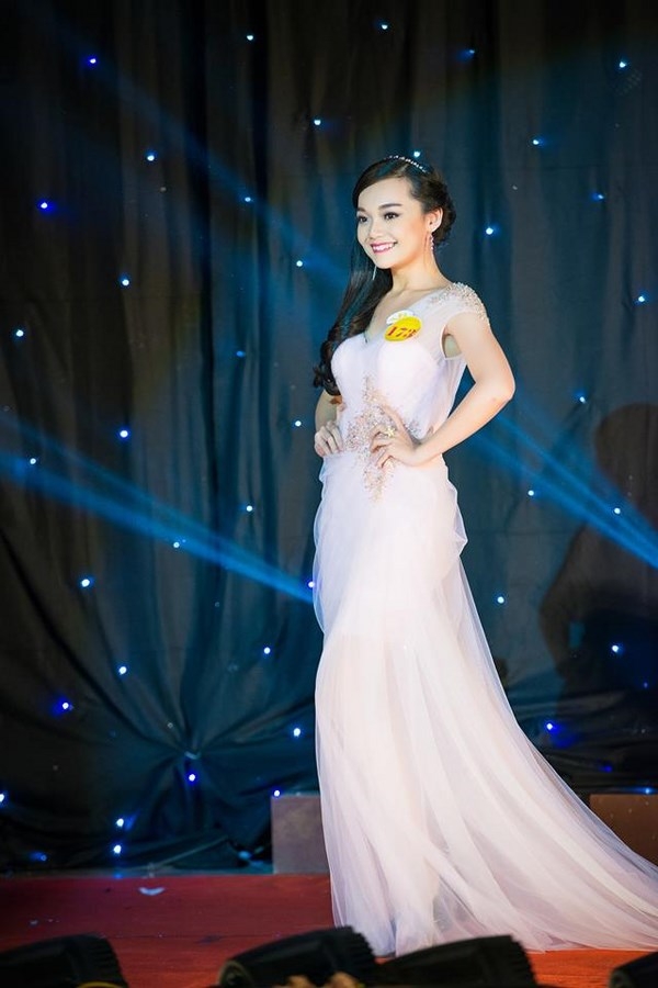 Gặp nữ sinh tặng hoa ch&agrave;o mừng Tổng thống Obama tới Việt Nam