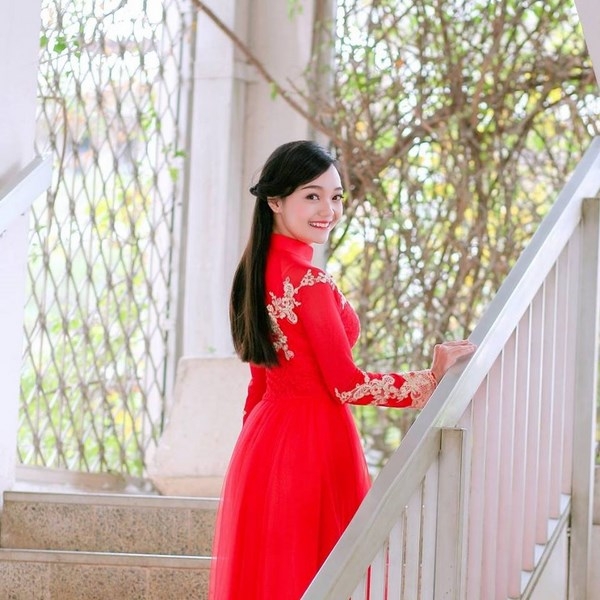 Gặp nữ sinh tặng hoa ch&agrave;o mừng Tổng thống Obama tới Việt Nam