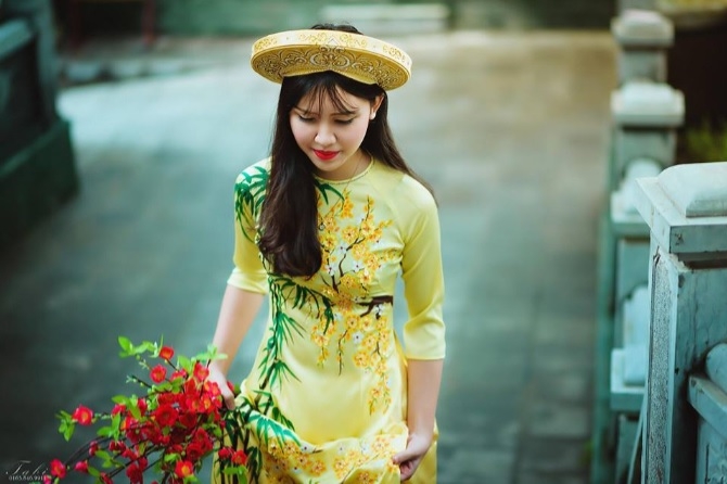 Một số h&igrave;nh ảnh trong trang phục &aacute;o d&agrave;i Việt Nam của c&ocirc; bạn Minh Phương.