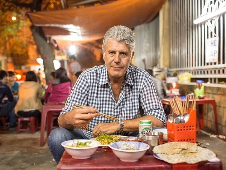 Anthony Bourdain&nbsp;l&agrave; một ẩm thực gia nổi tiếng người Mỹ.