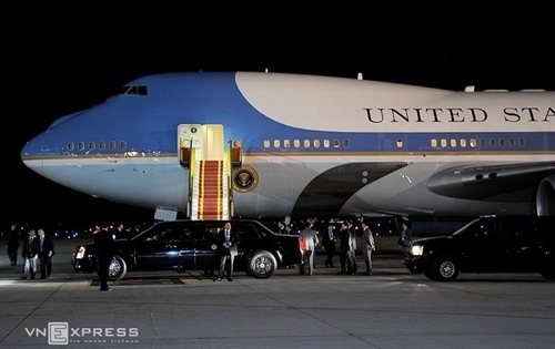 Hơn 1.000 người giữ an ninh Tân Sơn Nhất đón Tổng thống Obama
