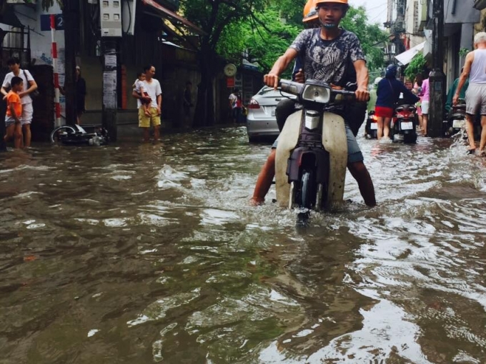 Ghi nhận tr&ecirc;n đường Vũ Trọng Phụng.