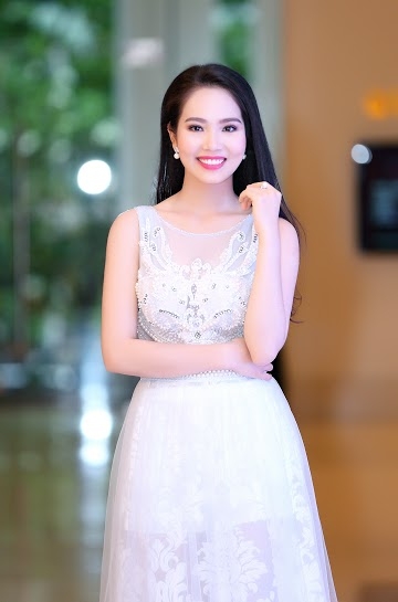 Dương Kim &Aacute;nh cho biết, sắp tới c&ocirc; sẽ thử sức m&igrave;nh tại cuộc thi Hoa hậu Việt Nam 2016.