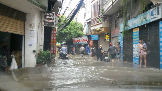 9h tại phố Triều Kh&uacute;c - H&agrave; Đ&ocirc;ng