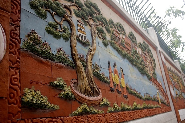 Theo người d&acirc;n ở đ&acirc;y cho biết, con đường độc đ&aacute;o n&agrave;y được người d&acirc;n tự nguyện đ&oacute;ng tiền v&agrave; tổ chức thực hiện với mục đ&iacute;ch cộng đồng chung - giữ g&igrave;n vệ sinh, m&ocirc;i trường của khu phố.