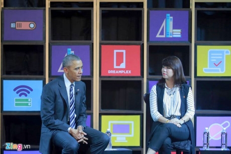 Tổng thống Mỹ đ&atilde; lắng nghe những chia sẻ cũng như kh&oacute; khăn của giới khởi nghiệp tại Việt Nam.