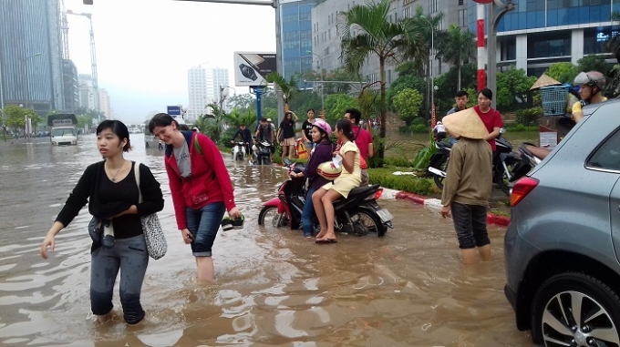 Lội b&igrave; b&otilde;m...