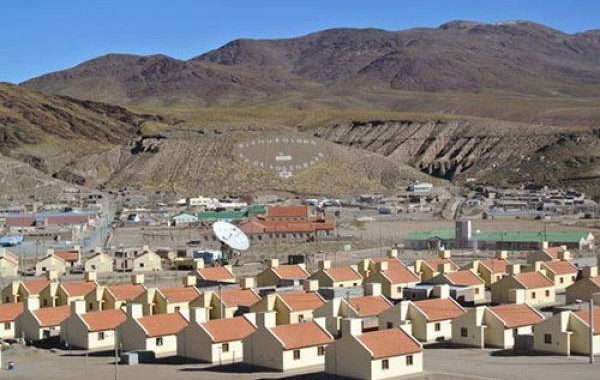 Ng&ocirc;i l&agrave;ng c&oacute; nguồn nước bị nhiễm thạch t&iacute;n nặng nhưng người d&acirc;n uống vẫn sống b&igrave;nh thường.&nbsp;