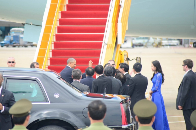 Tổng thống Obama c&oacute; mặt tại s&acirc;n bay. (Ảnh: Vietnamnet)