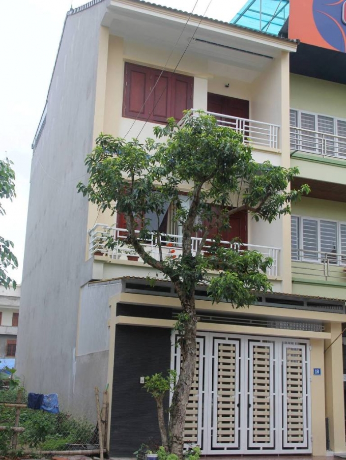 Số nh&agrave; 18, đường L&ecirc; Văn Miến thuộc khối Y&ecirc;n Sơn, phường H&agrave; Huy Tập, TP Vinh, Nghệ An, nơi c&aacute;c&nbsp;Đảng vi&ecirc;n bị bắt quả &nbsp;tang tr&ecirc;n chiếu bạc.