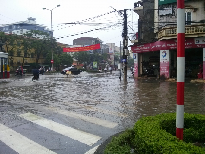 Trắng x&oacute;a cả ng&atilde; tư trung t&acirc;m TP.