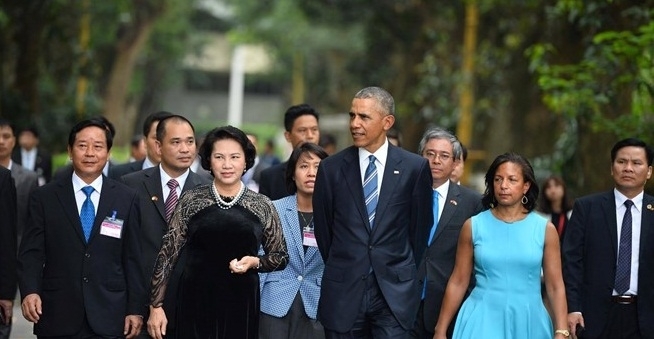 &nbsp;B&agrave; Kim Ng&acirc;n giới thiệu Nh&agrave; s&agrave;n B&aacute;c Hồ với &ocirc;ng Obama.