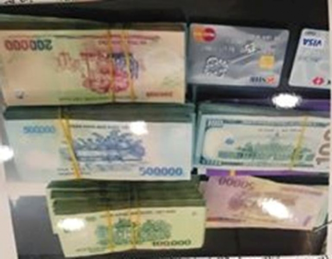 Sau khi trộm v&agrave;ng Ki&ecirc;n đem b&aacute;n lấy số tiền lớn v&agrave; phục vụ cho lợi &iacute;ch của m&igrave;nh