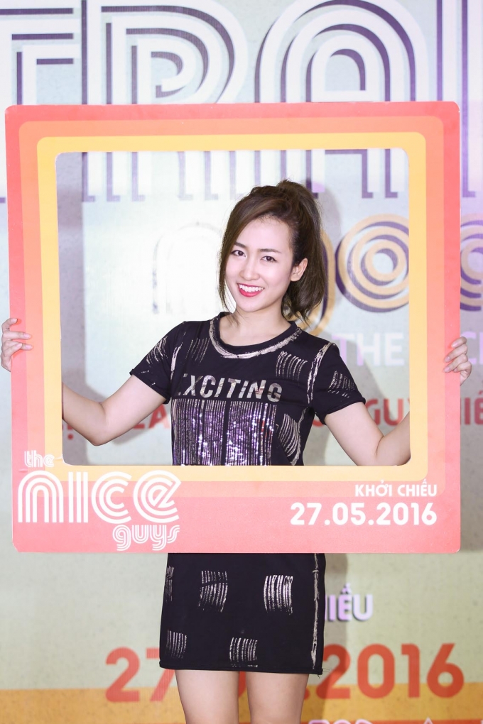 Trang Moon h&agrave;o hứng c&ugrave;ng Min gặp gỡ &ldquo;Những ch&agrave;ng trai ngoan&rdquo;