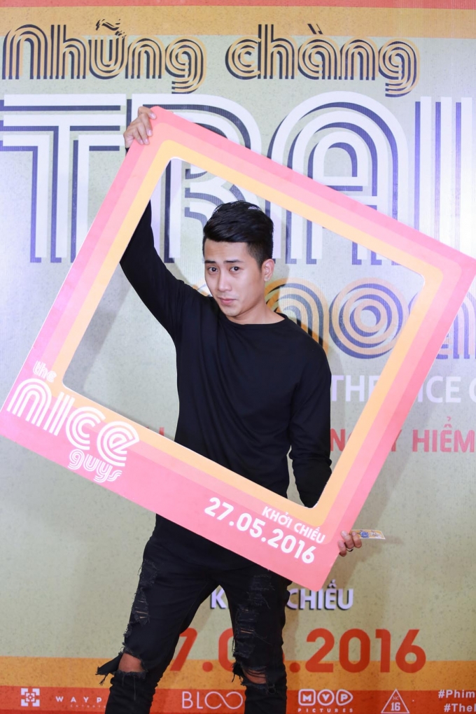 Trang Moon h&agrave;o hứng c&ugrave;ng Min gặp gỡ &ldquo;Những ch&agrave;ng trai ngoan&rdquo;