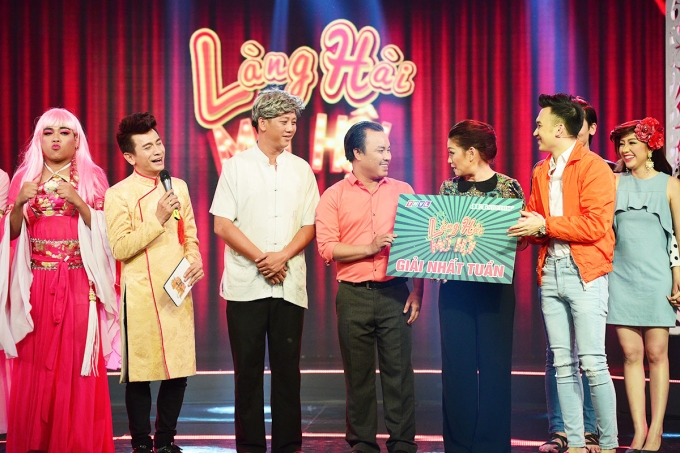 Việt Hương l&ecirc;n tiếng về tin đồn thi&ecirc;n vị nghệ sĩ cải lương hơn diễn vi&ecirc;n h&agrave;i