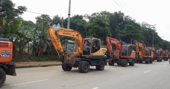 Sơn La: Chú rể gây choáng khi đón dâu bằng 20 máy xúc