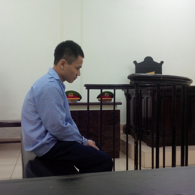 Bị c&aacute;o N&ocirc;ng Văn Mạnh trước v&agrave;nh m&oacute;ng ngựa.