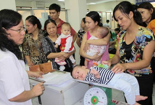 Gần 1 triệu trẻ em &ldquo;đ&oacute;i&rdquo; vi chất dinh dưỡng tiền l&acirc;m s&agrave;ng.