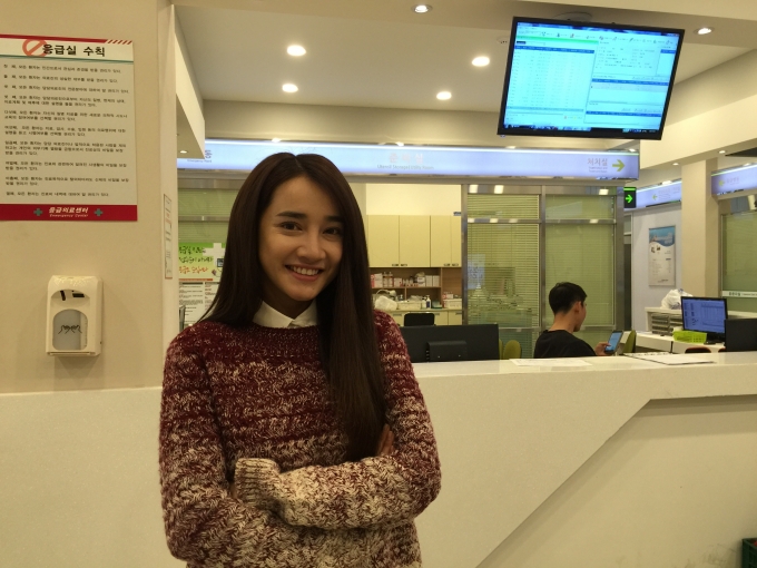 Nh&atilde; Phương kh&ocirc;ng giấu được niềm hạnh ph&uacute;c khi quay trở lại H&agrave;n Quốc đ&oacute;ng phim.