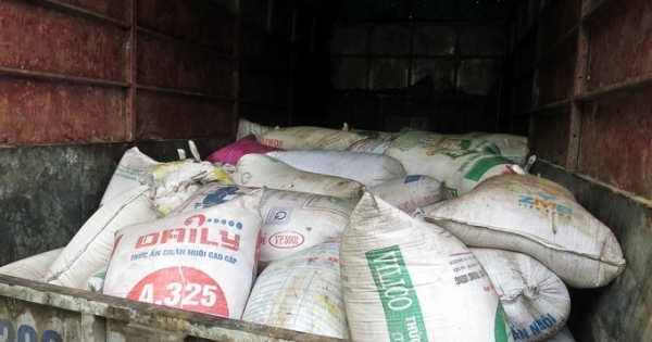 Hà Nội: Phát hiện 5 tấn mỡ hôi thối đang chuyển đi Hòa Bình tiêu thụ