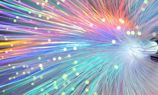 Hiện nayc&oacute; hơn 10 mạng lưới c&aacute;p quang nối giữa Mỹ v&agrave; ch&acirc;u &Acirc;u (Ảnh: Guardian).