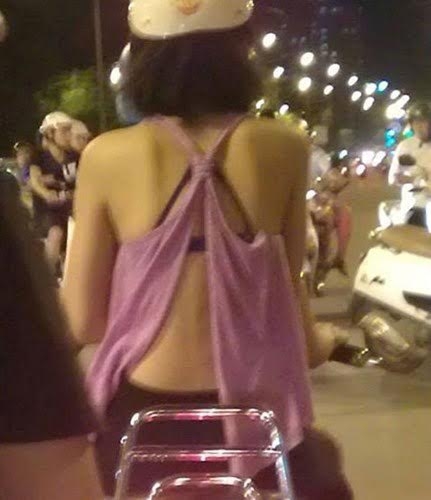 Những h&igrave;nh ảnh &ldquo;bỏng mắt&rdquo; của thiếu nữ dễ khiến c&aacute;c y&ecirc;u r&acirc;u xanh ch&uacute; &yacute;.