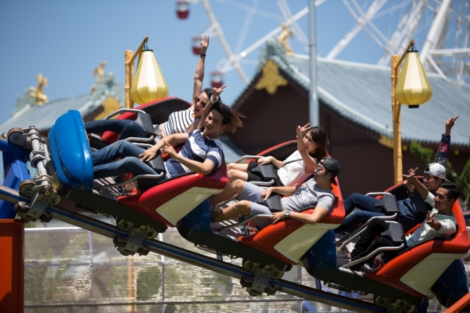 T&agrave;u lượn&nbsp;Garuda Valley tại Asia Park.