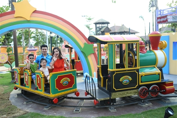 Khu tr&ograve; chơi ngo&agrave;i trời tại&nbsp;Asia Park.