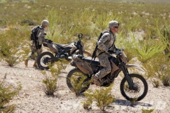 Đặc nhiệm Mỹ như "hổ mọc thêm cánh" khi được trang bị xe máy tàng hình