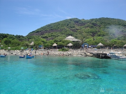 H&ograve;n một l&agrave; một trong 4 h&ograve;n đảo nổi tiếng ở Nha Trang.