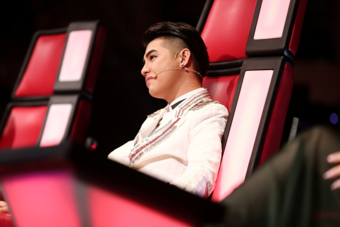 Giọng h&aacute;t Việt 2017 tập 12: Han Sara lần đầu h&aacute;t tiếng Anh l&agrave;m b&ugrave;ng nổ s&acirc;n khấu The Voice