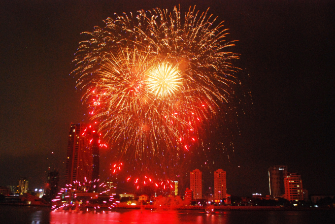 C&aacute;c đợt bắn của đội &Aacute;o cũng l&ecirc;n cao tr&agrave;o c&ugrave;ng với tiếng nhạc.