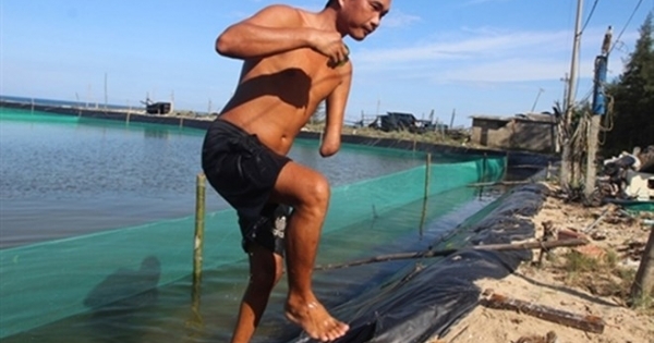 Mất một tay, cụt một chân vẫn viết lên câu chuyện đẹp về cuộc đời