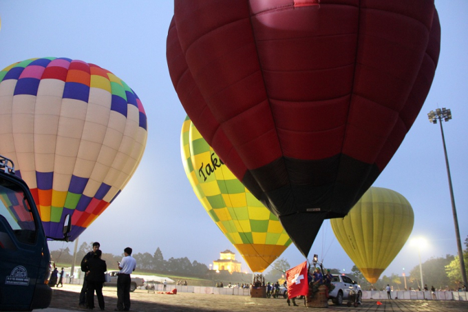 Lễ hội Khinh kh&iacute; cầu diễn ra tại Huế.